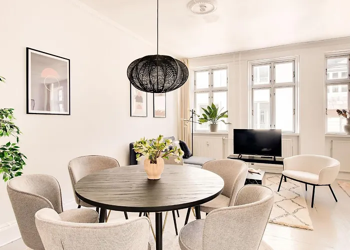 Sanders City - Nimble One-Bedroom Apartment In The Lovely Capital